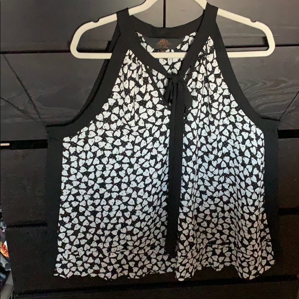 Black & white Sleeveless blouse